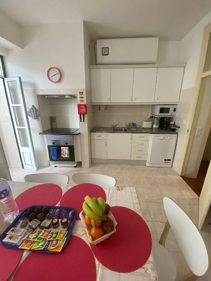 Pedro Surf Shelter Apartment Lisbon Bagian luar foto