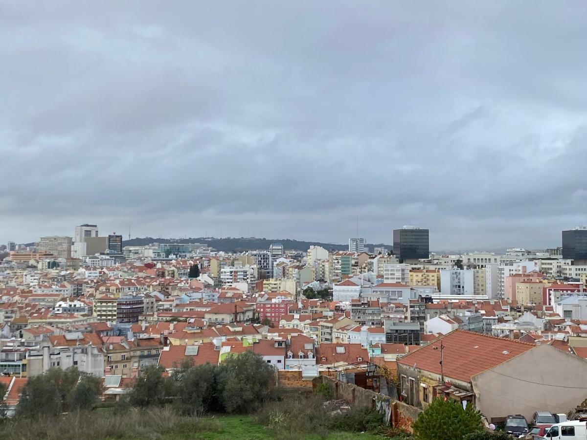 Pedro Surf Shelter Apartment Lisbon Bagian luar foto