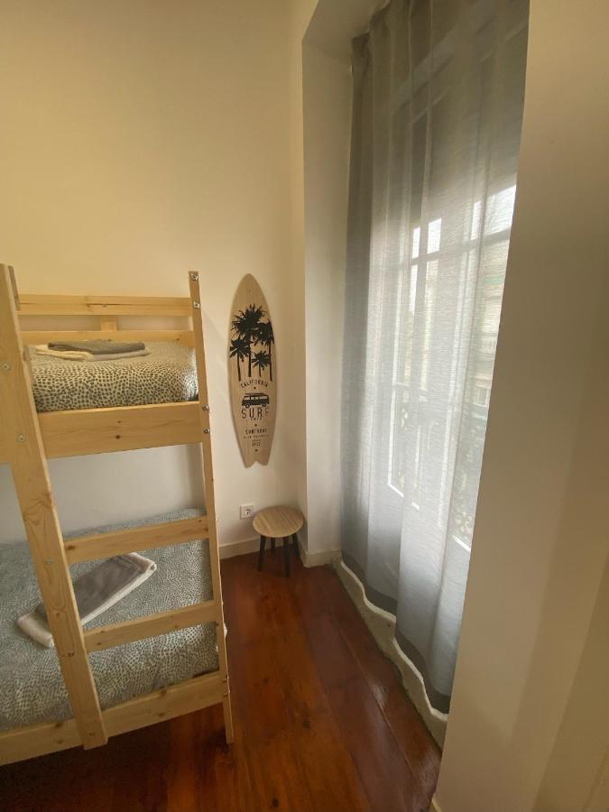 Pedro Surf Shelter Apartment Lisbon Bagian luar foto