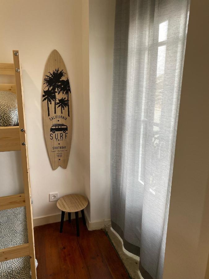 Pedro Surf Shelter Apartment Lisbon Bagian luar foto