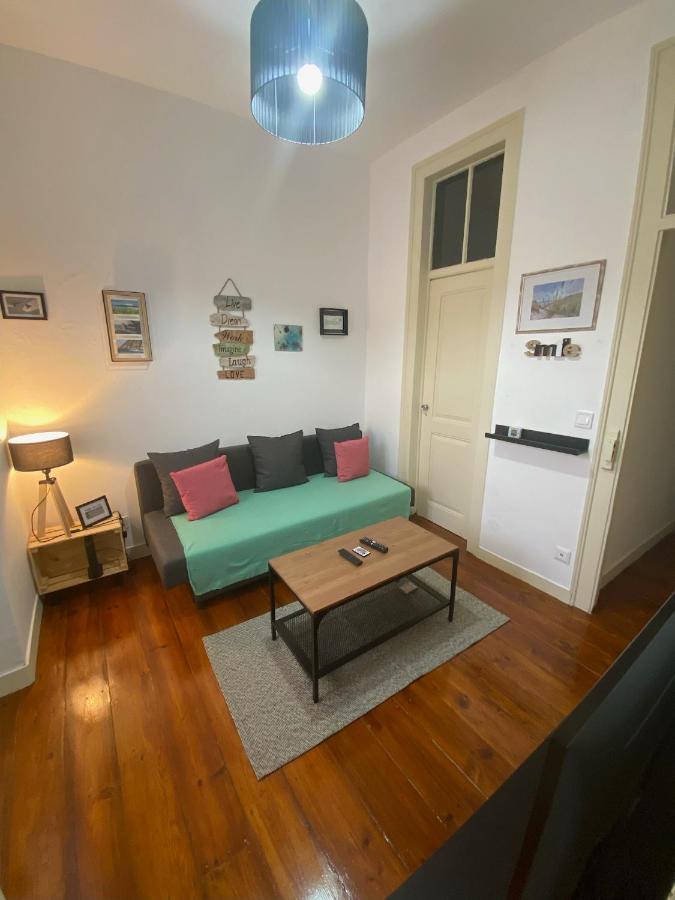 Pedro Surf Shelter Apartment Lisbon Bagian luar foto