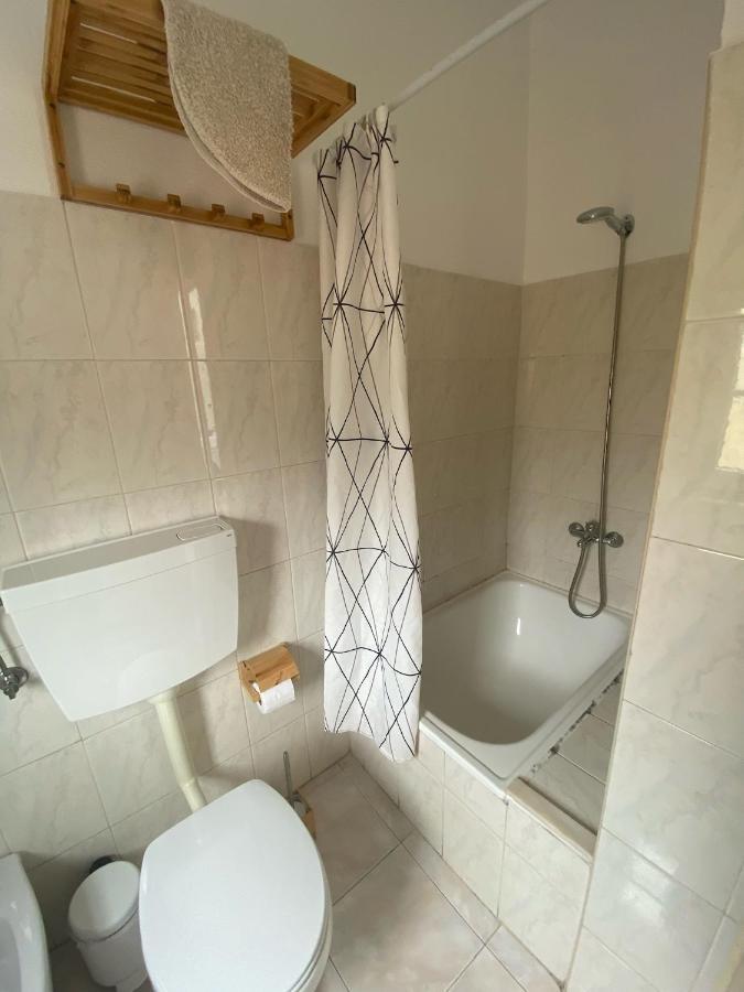 Pedro Surf Shelter Apartment Lisbon Bagian luar foto